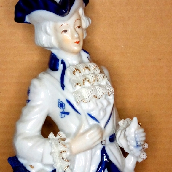 Vintage Hand Painted Porcelain George & Martha Washington by FEI - Picture 9 of 16